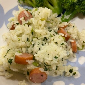 シンプルにおいしく！小松菜チャーハン